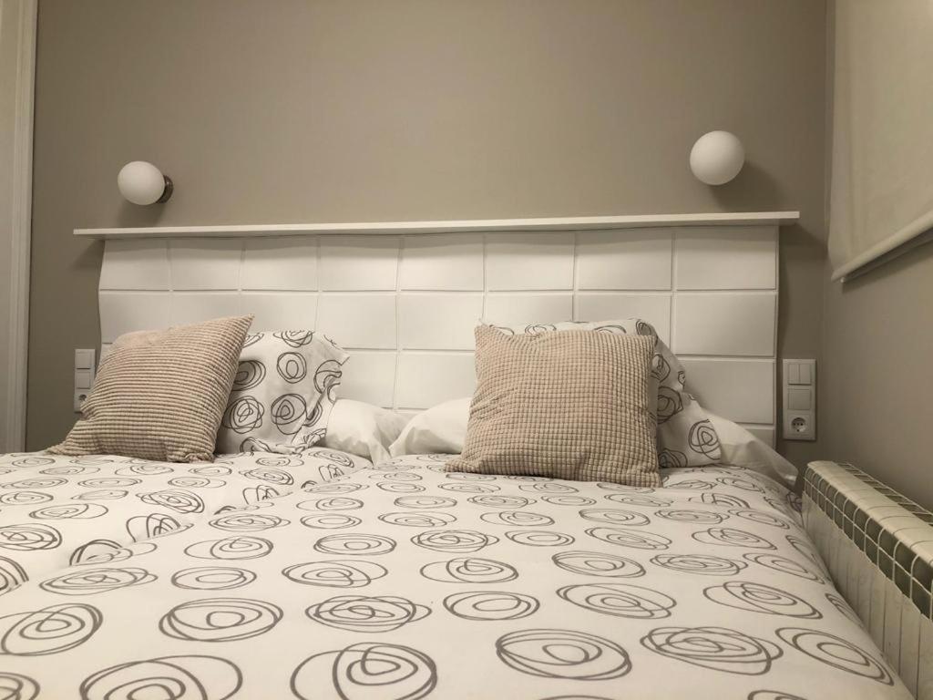 Alojamientos Castellana Jardin 1 Y 2 Parking Y Piscina Gratis!! Burgo Zewnętrze zdjęcie