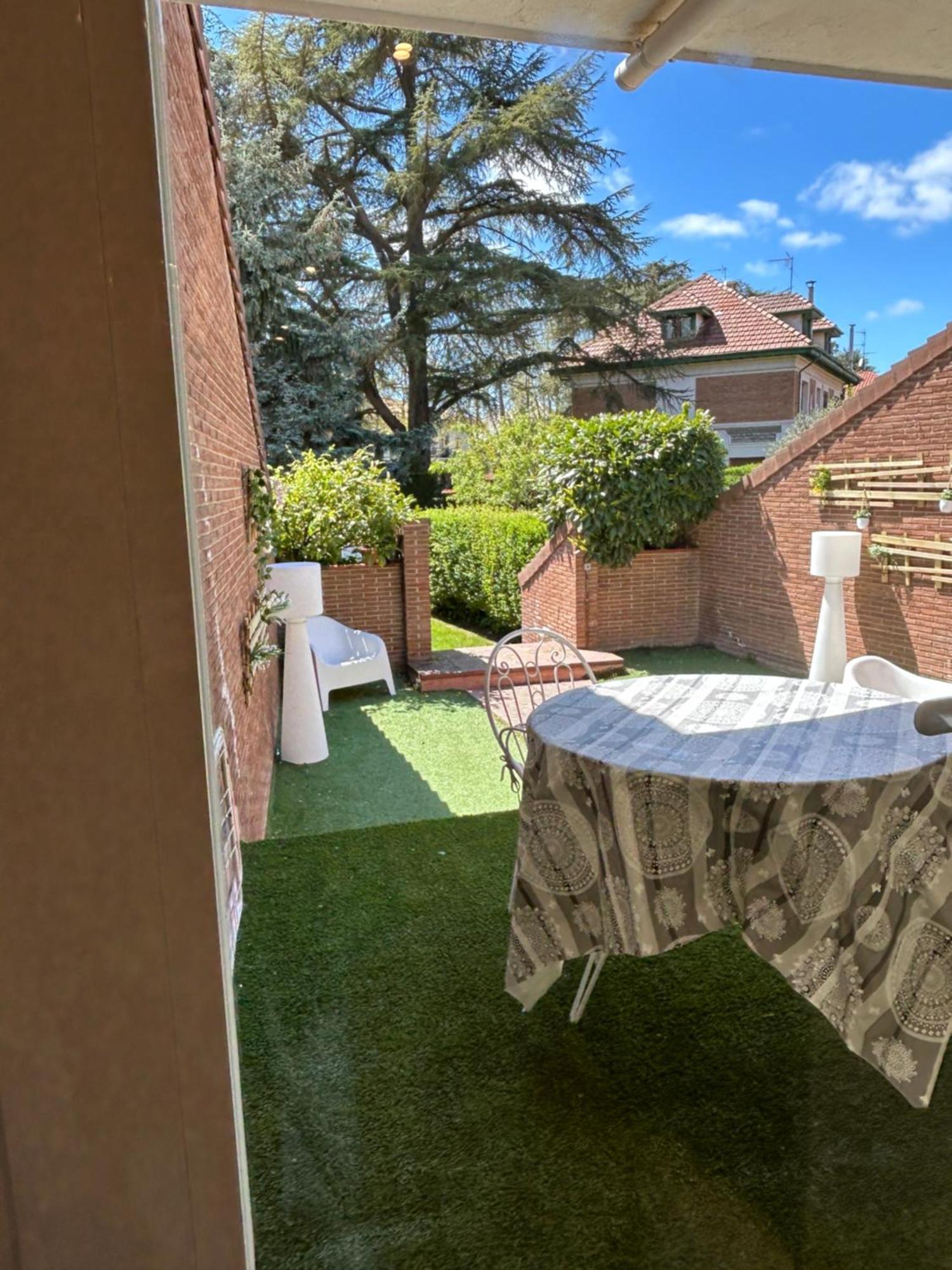 Alojamientos Castellana Jardin 1 Y 2 Parking Y Piscina Gratis!! Burgo Zewnętrze zdjęcie